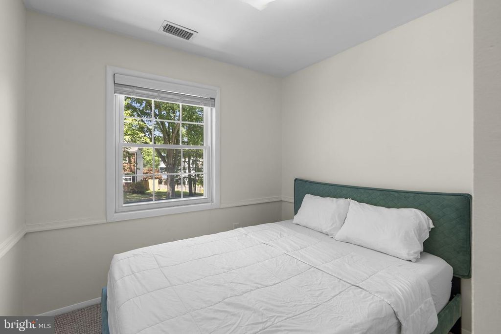 Image 20 of property listing at 1673 FOREST HILL CT, Crofton, MD 21114