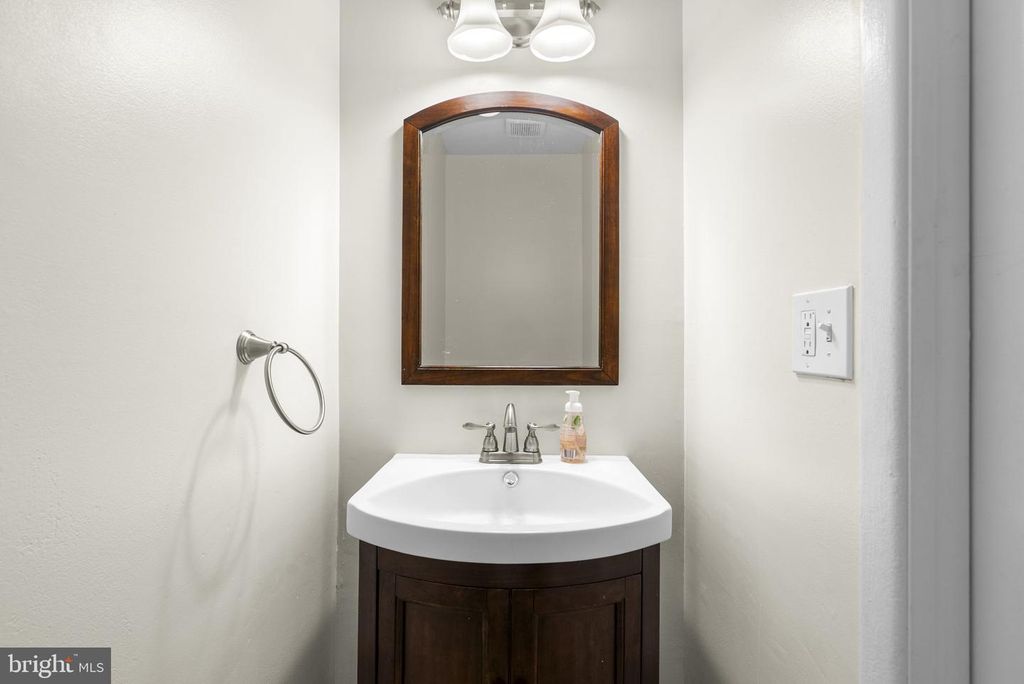 Image 29 of property listing at 1673 FOREST HILL CT, Crofton, MD 21114