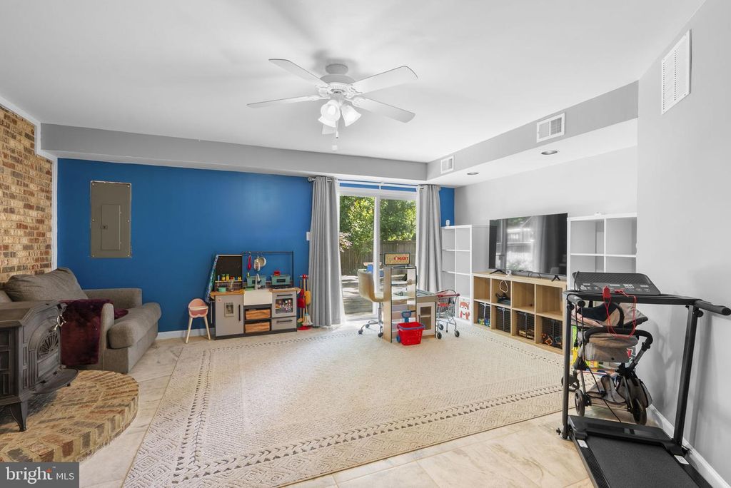Image 30 of property listing at 1673 FOREST HILL CT, Crofton, MD 21114