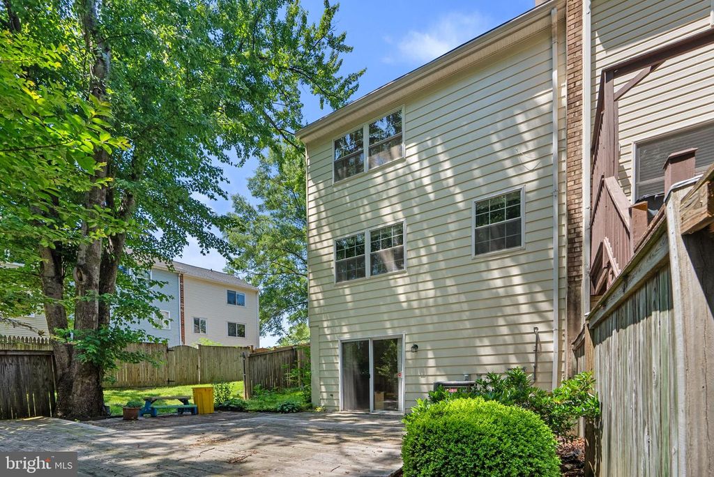 Image 35 of property listing at 1673 FOREST HILL CT, Crofton, MD 21114