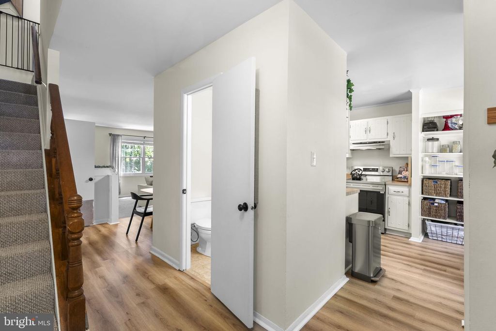 Image 4 of property listing at 1673 FOREST HILL CT, Crofton, MD 21114