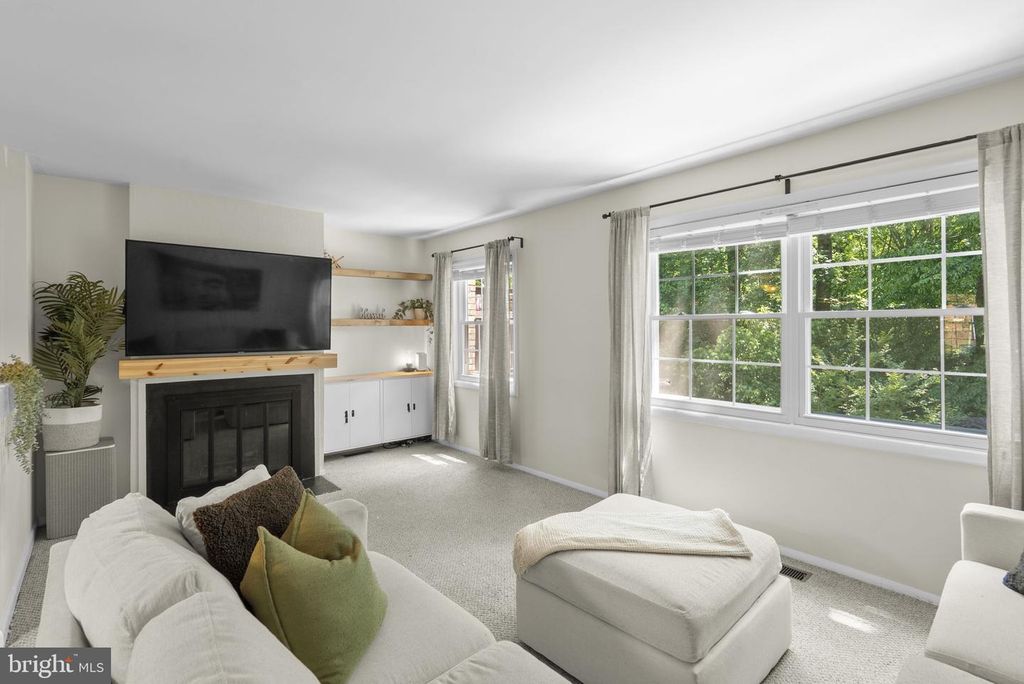 Image 8 of property listing at 1673 FOREST HILL CT, Crofton, MD 21114