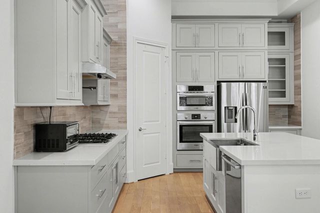 2713 Kinsley Oaks Drive, Houston, TX 77007