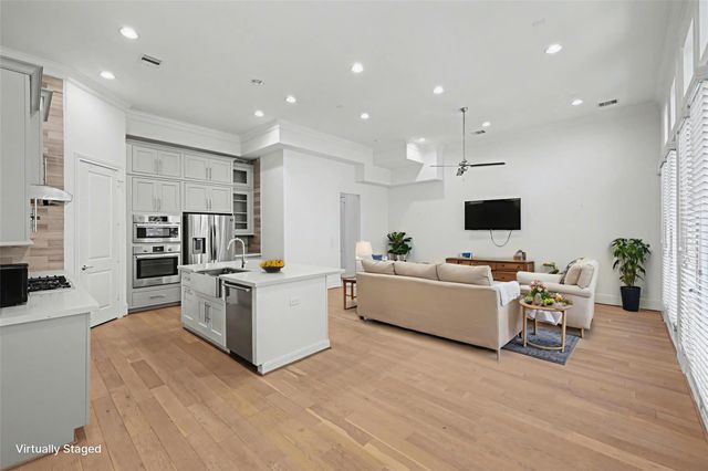 2713 Kinsley Oaks Drive, Houston, TX 77007