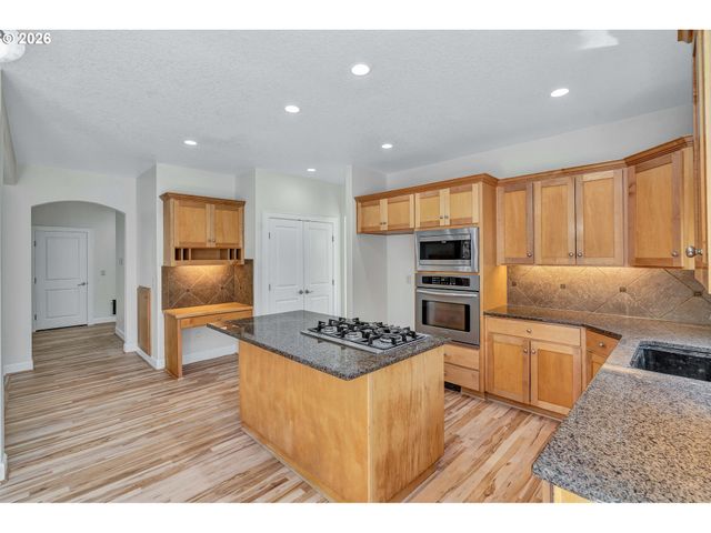 1018 34TH Pl, Forest Grove, OR 97116