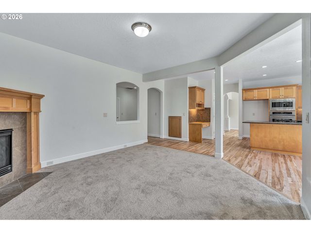 1018 34TH Pl, Forest Grove, OR 97116
