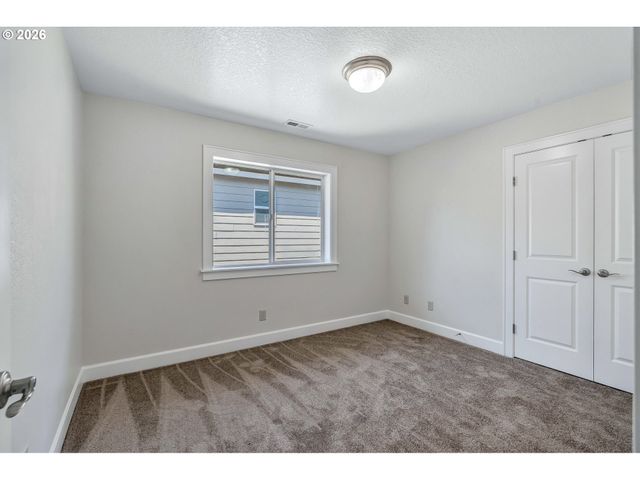1018 34TH Pl, Forest Grove, OR 97116