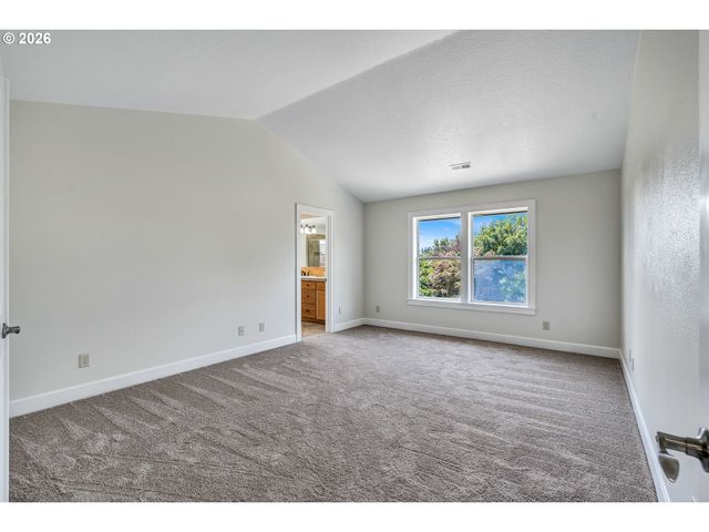 1018 34TH Pl, Forest Grove, OR 97116
