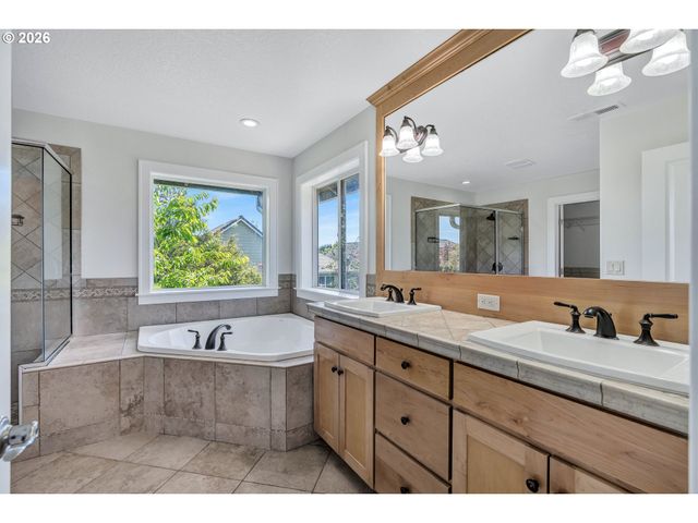 1018 34TH Pl, Forest Grove, OR 97116