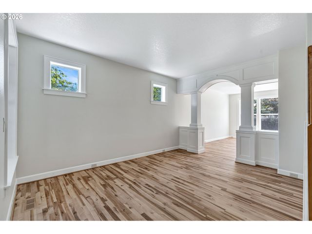 1018 34TH Pl, Forest Grove, OR 97116