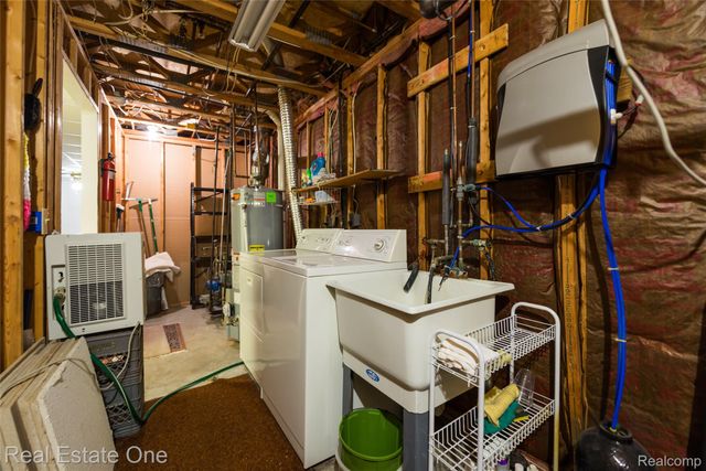 25104 25104 Hamilton Court 4, South Lyon, MI 48178