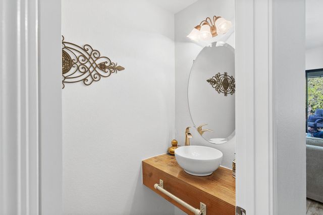 22128 Rose Grass LN, Spicewood, TX 78669