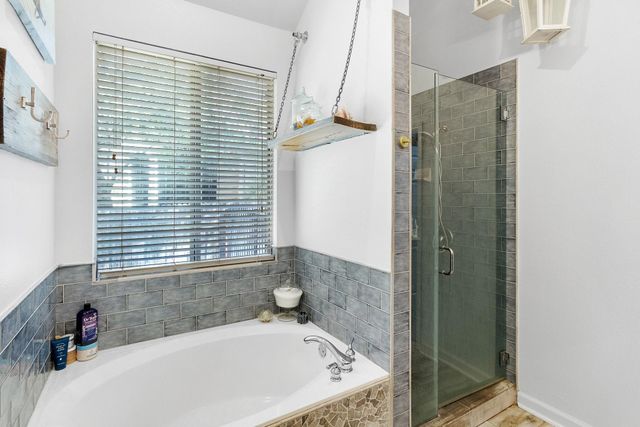 22128 Rose Grass LN, Spicewood, TX 78669