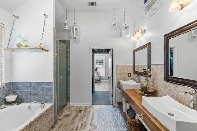 22128 Rose Grass LN, Spicewood, TX 78669