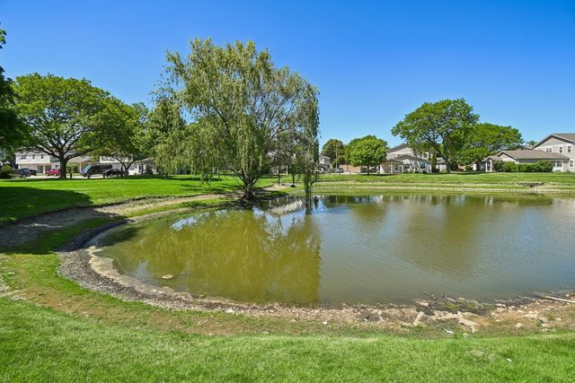 1302 Fall Court, Wheeling, IL 60090