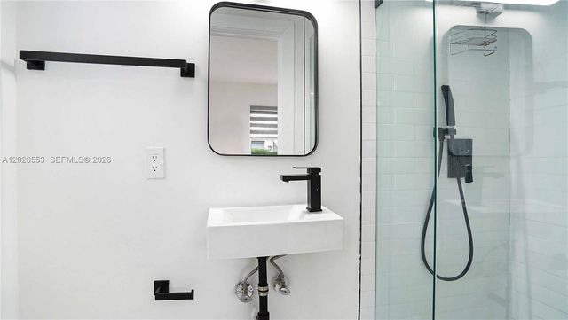 815 W 39, Miami Beach, FL 33140
