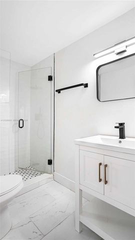 815 W 39, Miami Beach, FL 33140
