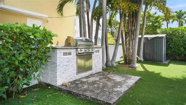 815 W 39, Miami Beach, FL 33140