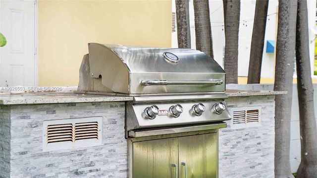 815 W 39, Miami Beach, FL 33140