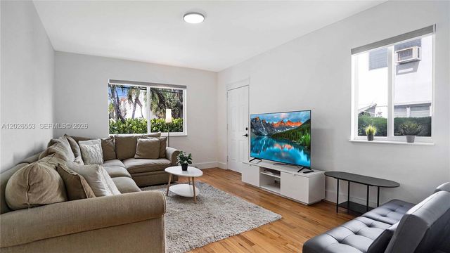 815 W 39, Miami Beach, FL 33140