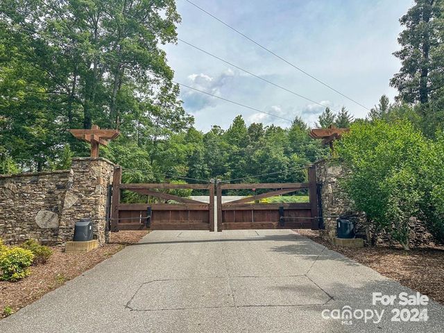 597 Peninsula Reserve Road 34, Nebo, NC 28761