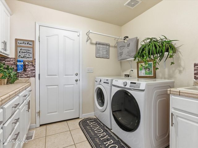 590 Wedge Lane, Fernley, NV 89408