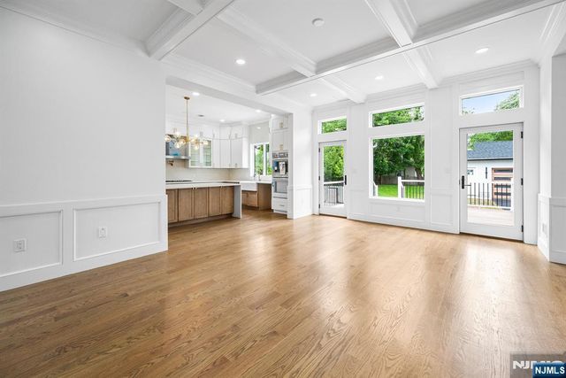 526 Doremus Avenue, Glen Rock, NJ 07452