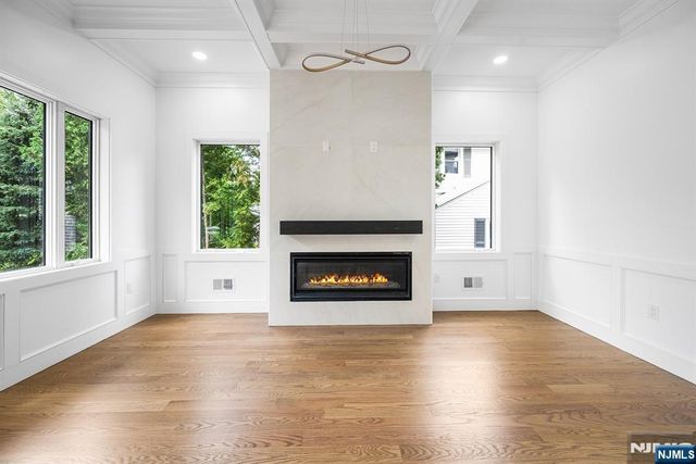 526 Doremus Avenue, Glen Rock, NJ 07452