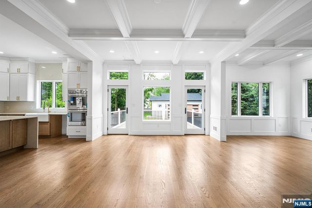 526 Doremus Avenue, Glen Rock, NJ 07452