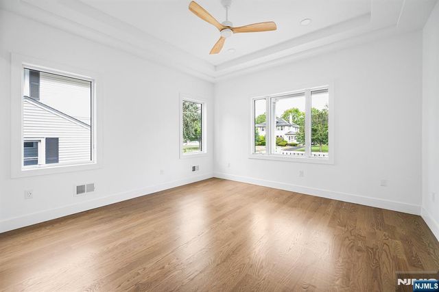 526 Doremus Avenue, Glen Rock, NJ 07452