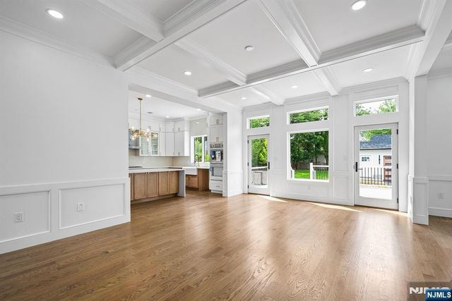 526 Doremus Avenue, Glen Rock, NJ 07452