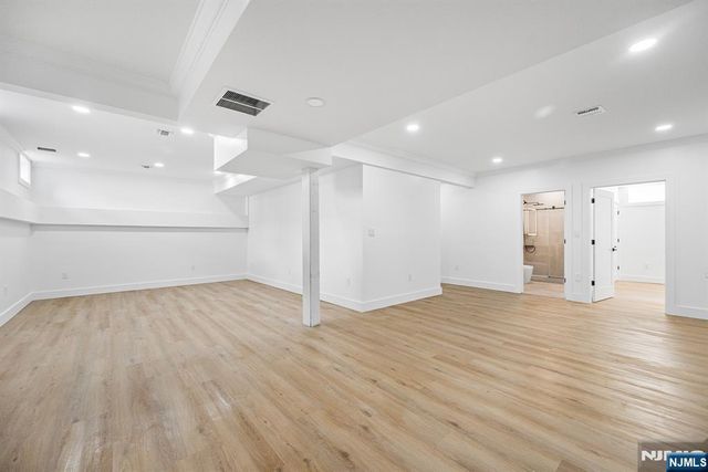 526 Doremus Avenue, Glen Rock, NJ 07452