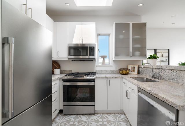 2315 Van Ness Avenue 7, San Francisco, CA 94109