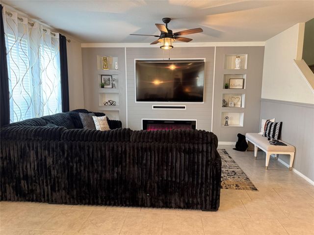 204 Eli Whitney WAY, Hutto, TX 78634