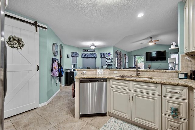10 LARKSPUR WAY, Palm Coast, FL 32137