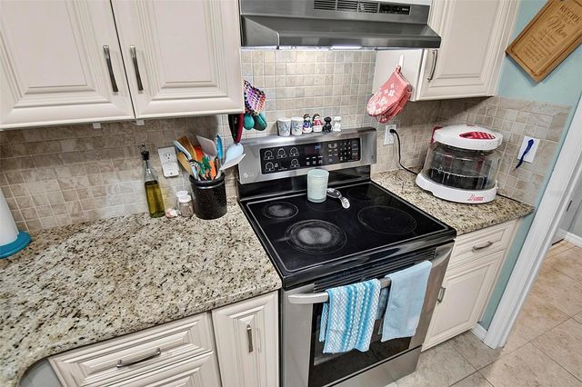 10 LARKSPUR WAY, Palm Coast, FL 32137