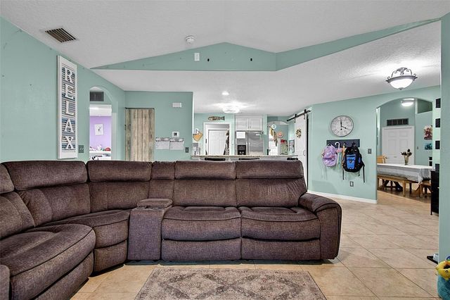 10 LARKSPUR WAY, Palm Coast, FL 32137