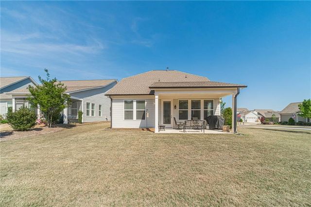 196 Chatuge Drive, Hoschton, GA 30548