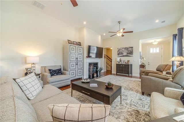 196 Chatuge Drive, Hoschton, GA 30548