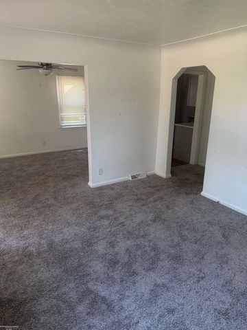20846 Hampton Street, Harper Woods, MI 48225