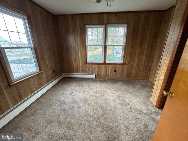 711 E MARKET ST, Mcconnellsburg, PA 17233