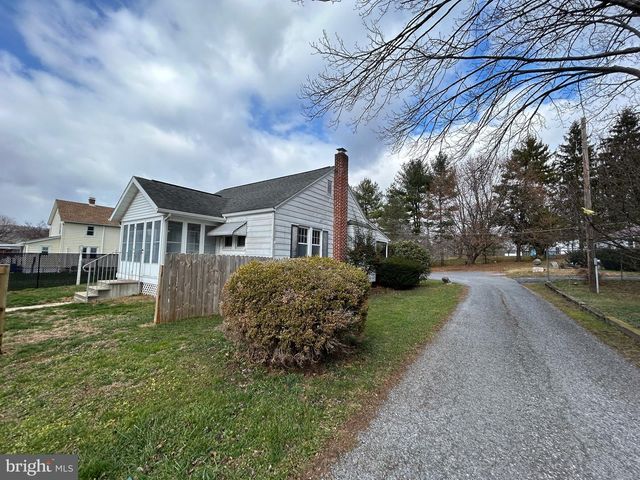 711 E MARKET ST, Mcconnellsburg, PA 17233