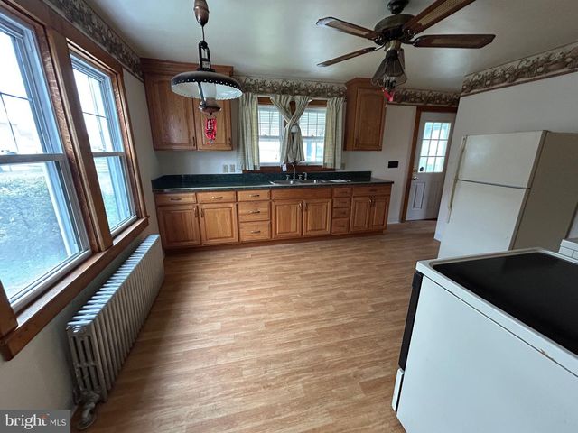 711 E MARKET ST, Mcconnellsburg, PA 17233