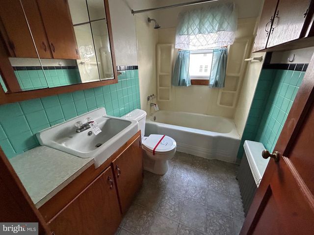 711 E MARKET ST, Mcconnellsburg, PA 17233