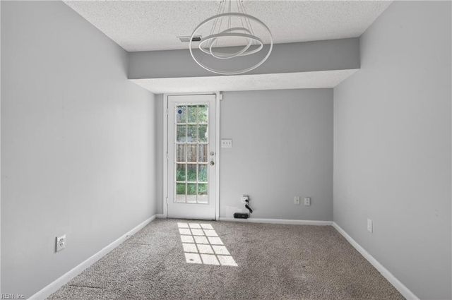 4 Chinaberry PL, Hampton, VA 23666