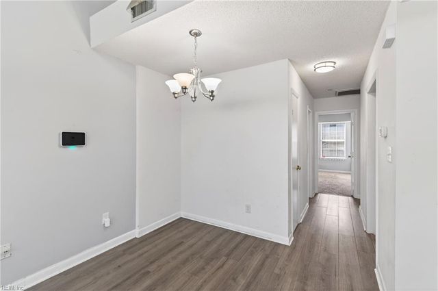 4 Chinaberry PL, Hampton, VA 23666