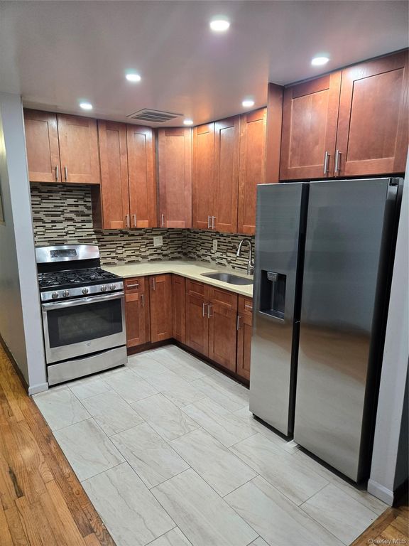 3809 Barnes Avenue, Bronx, NY 10467