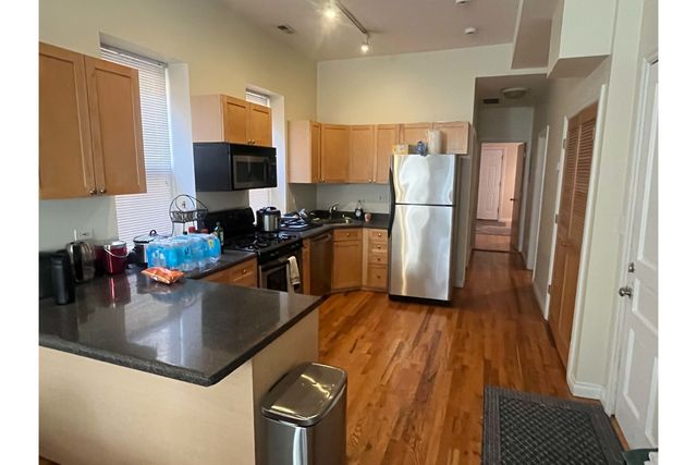 1934 N HOYNE Avenue 2, Chicago, IL 60647