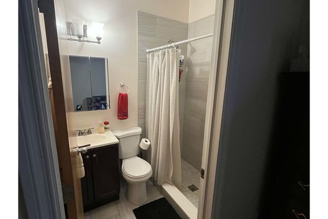 1934 N HOYNE Avenue 2, Chicago, IL 60647