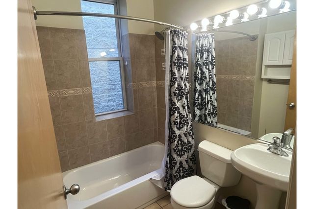 1934 N HOYNE Avenue 2, Chicago, IL 60647